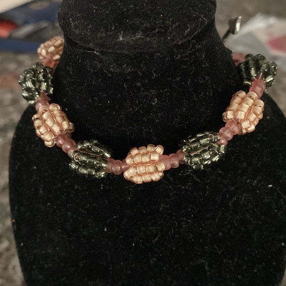 Peach and charcoal Beaded Bracelet with heart closure - Picture 2 of 5